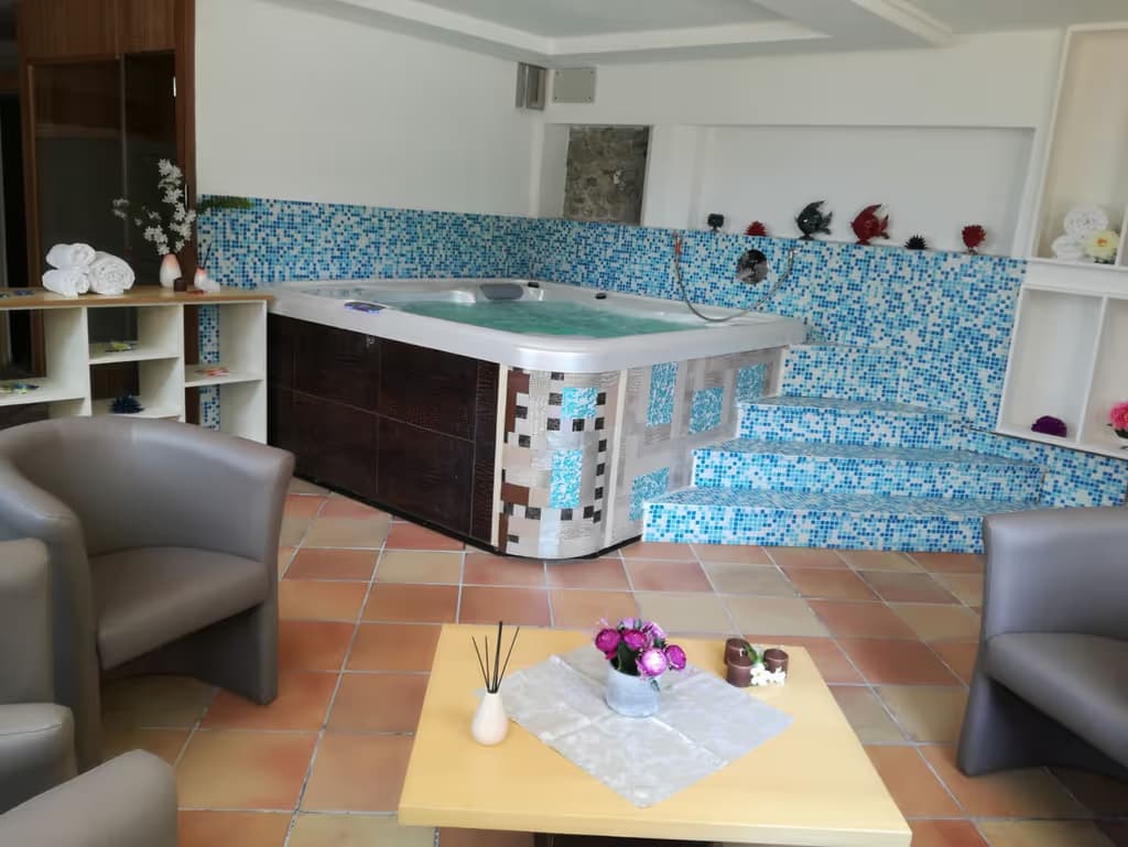 arenas-hotel-1-1780996877261.jpeg