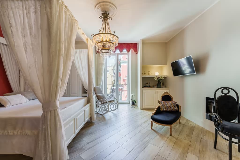 It's Room Naples