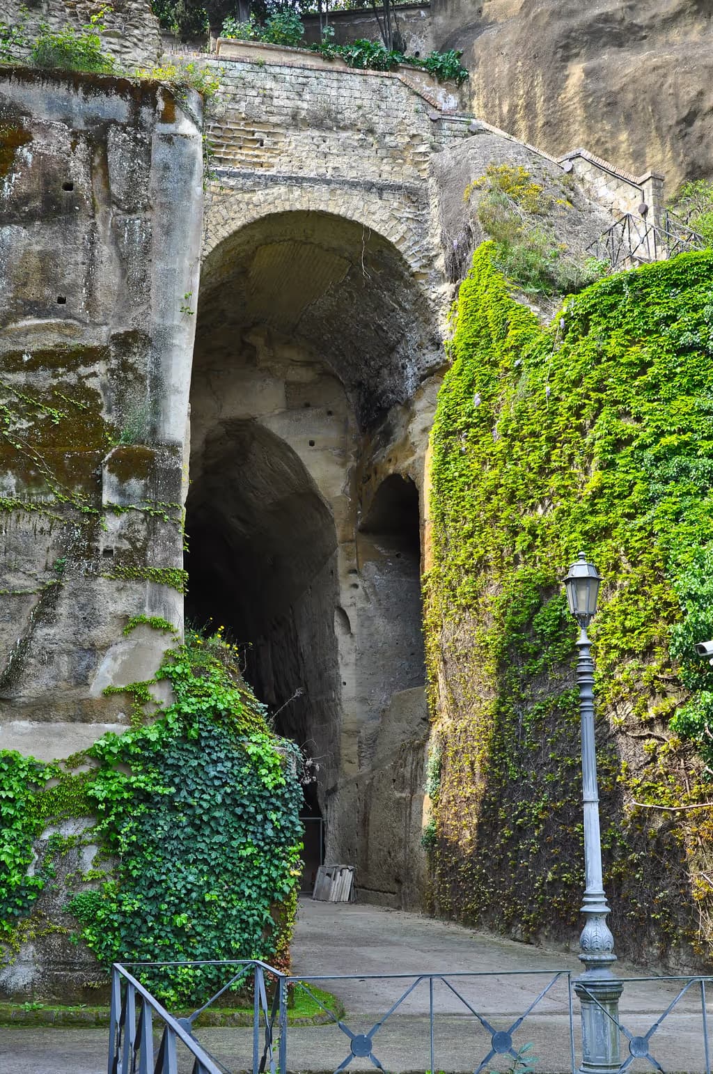 Crypta Neapolitana