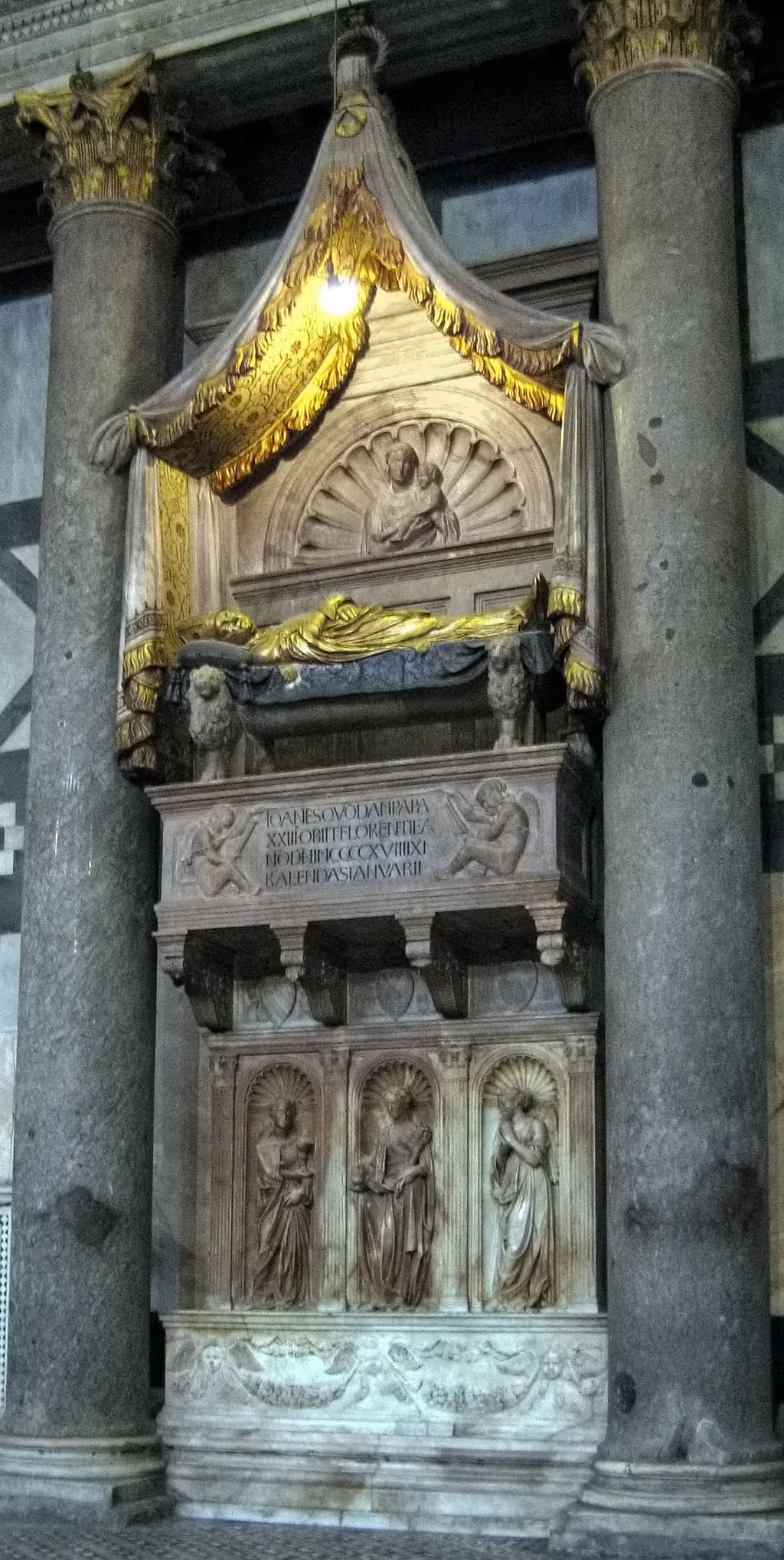 Monumento funebre dell'antipapa Giovanni XXIII