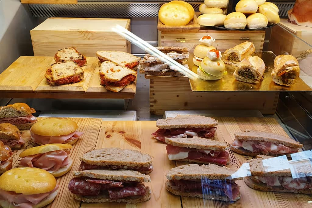 Firenze: Tour guidato del cibo + degustazioni + accesso All'Antico Vinaio Skip The Line