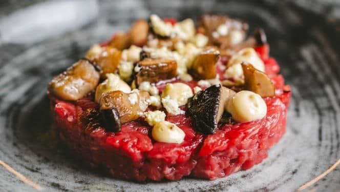Fiuto Restaurant | Drink & Food