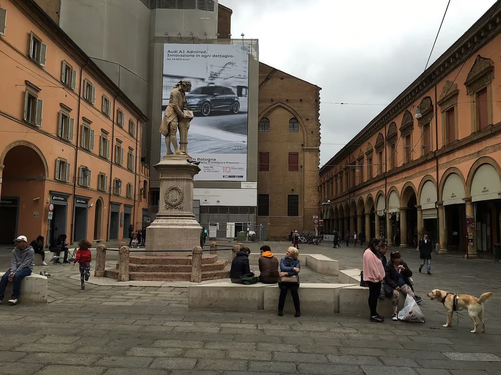 Piazza Galvani