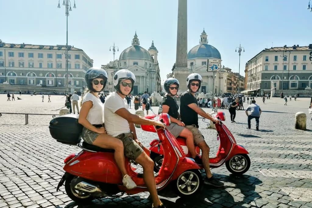 Roma: Tour guidato in Vespa