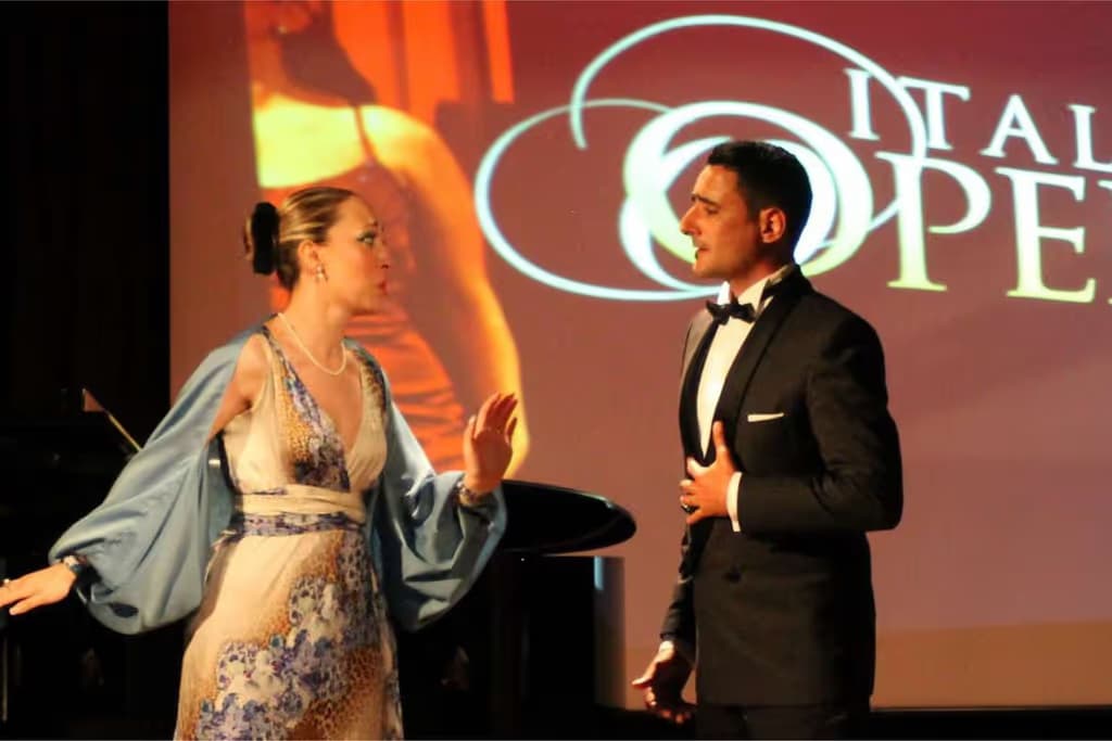 Opera Italiana Taormina: Biglietto d'ingresso + Snack e bevande