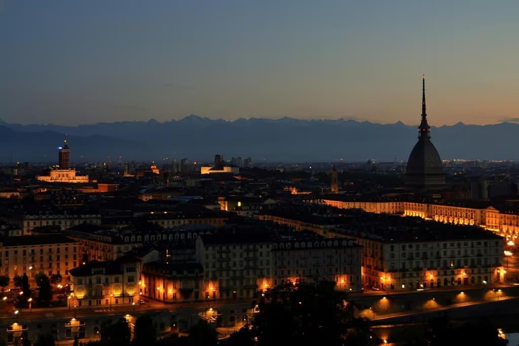 Torino: tour guidato serale a piedi