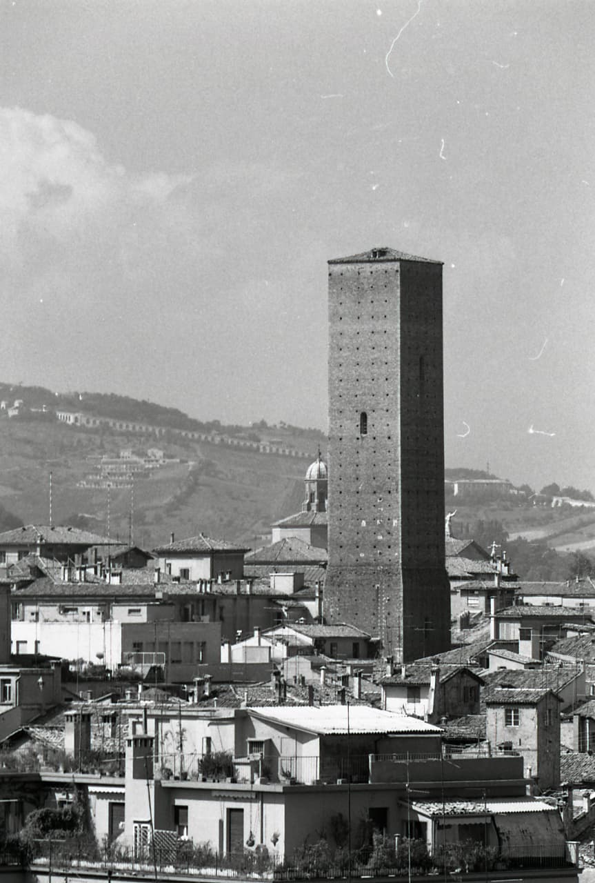 Torre degli Azzoguidi