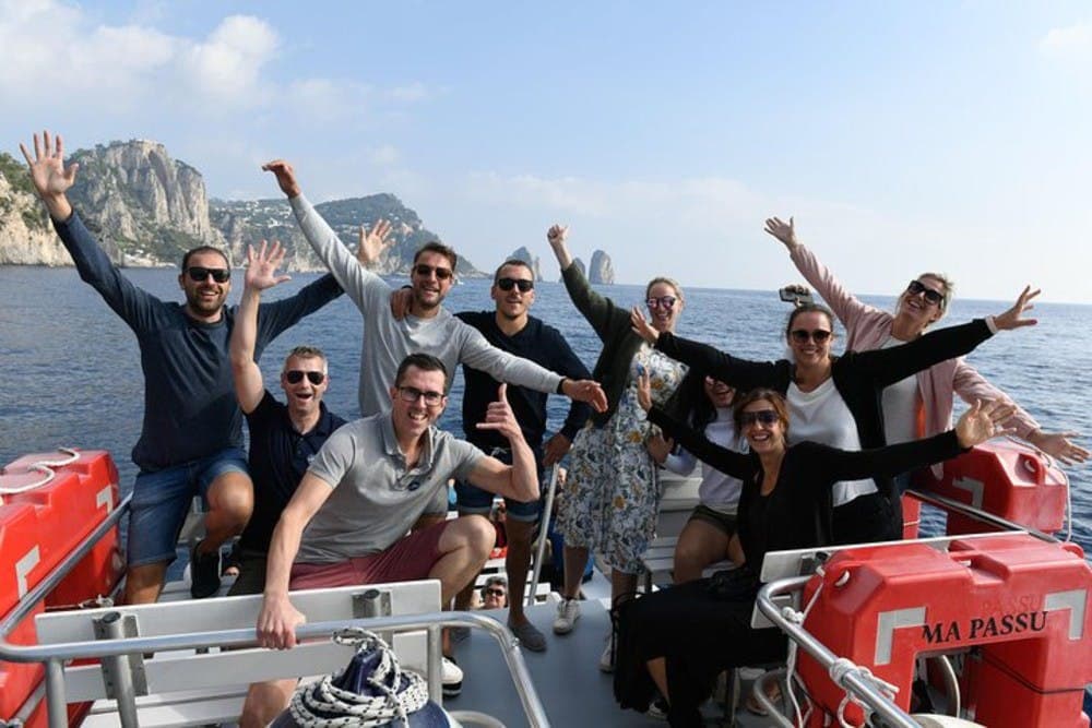 Isola di Capri: Gita in giornata da Napoli con tour in barca dell'isola
