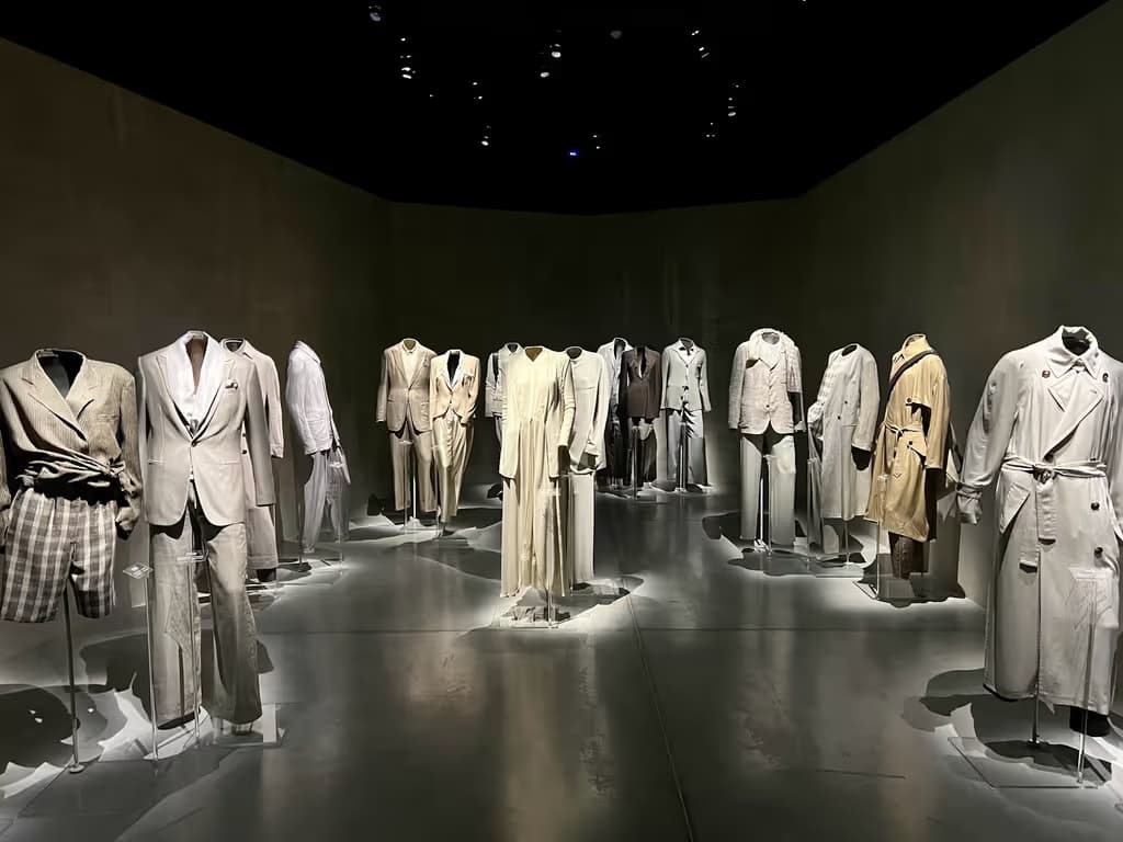 Armani / Silos