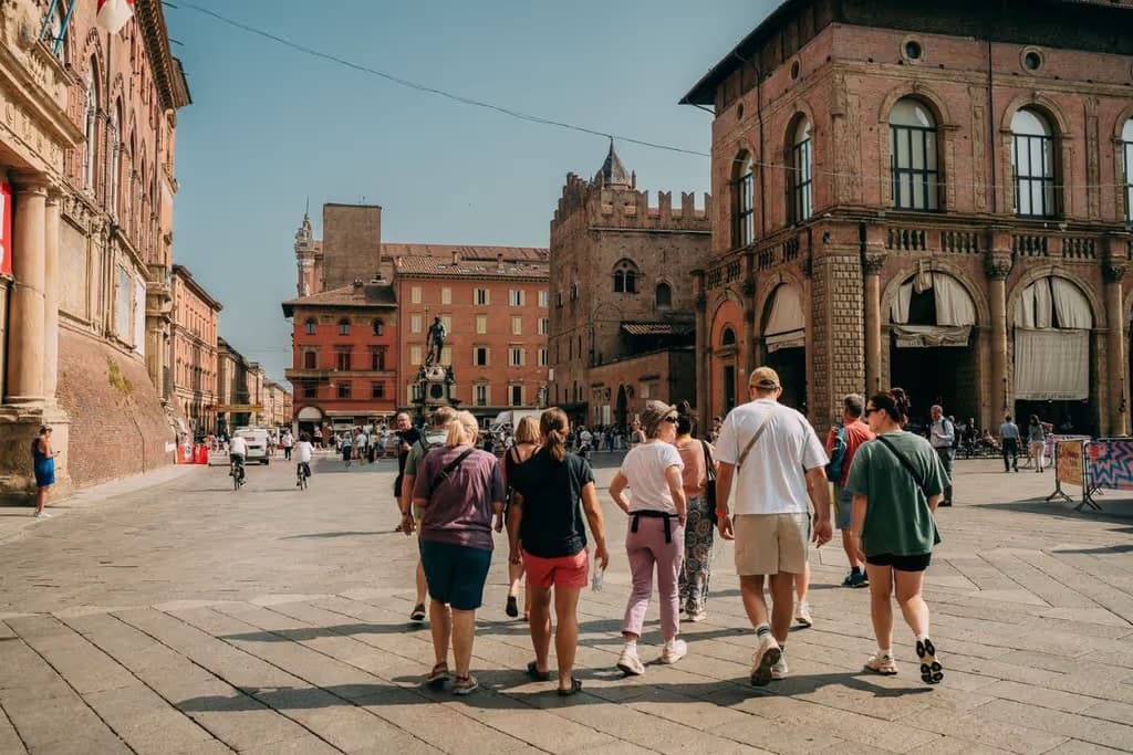 Bologna: Tour guidato a piedi + ingresso all'Archiginnasio