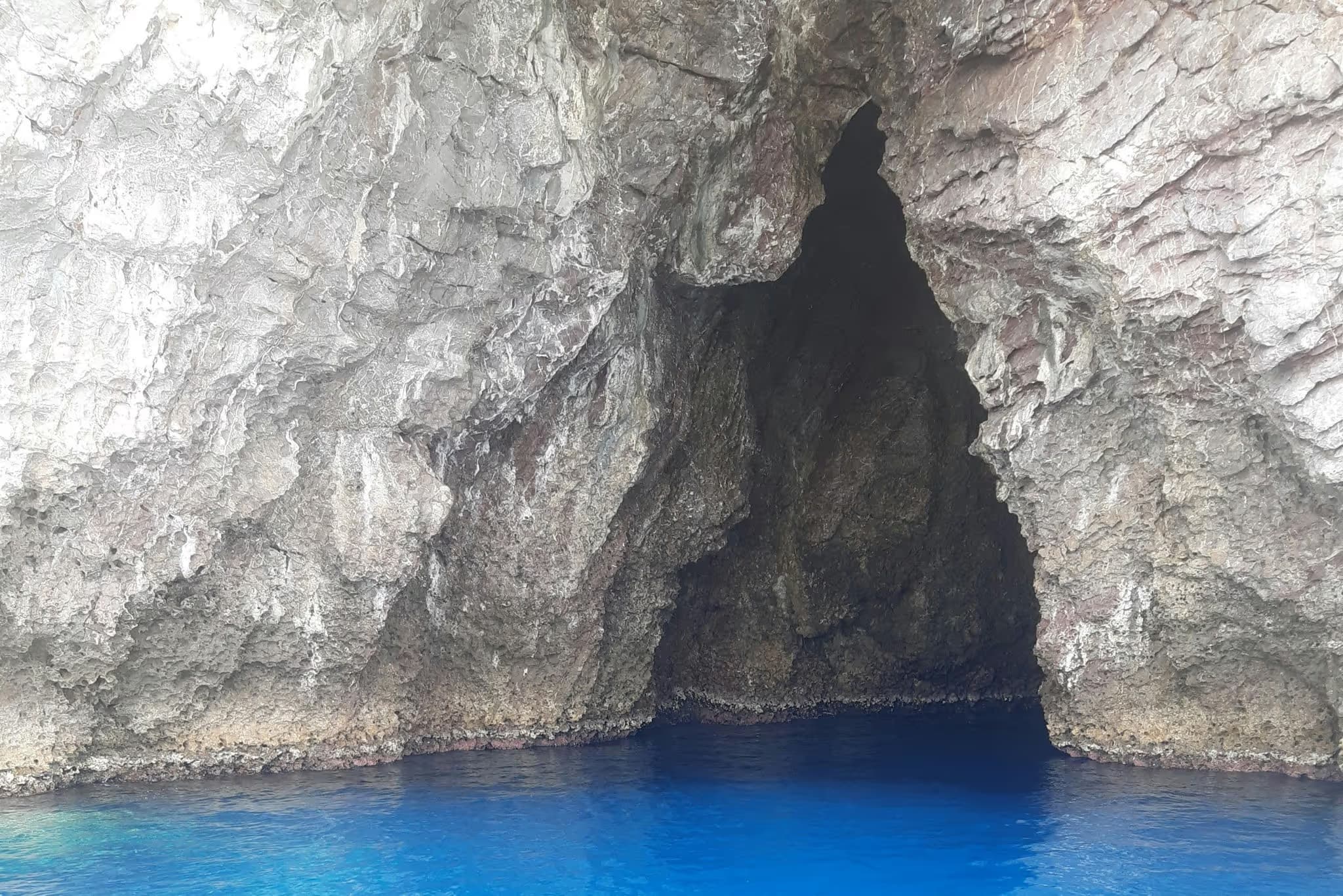 Isola Bella: Tour guidato in barca + pasticcini e bevande